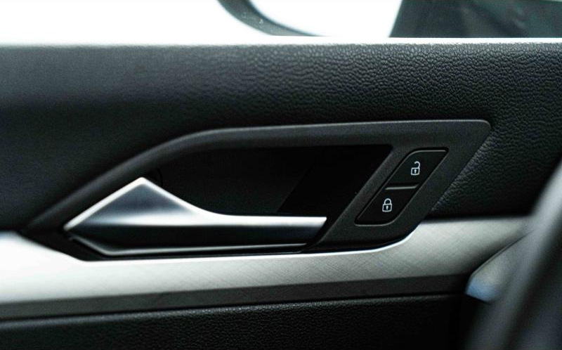 VOLKSWAGEN Golf VOLKSWAGEN Golf