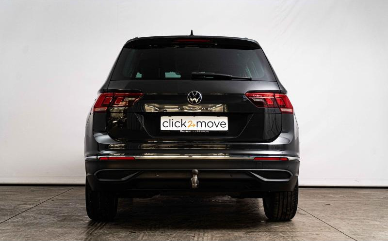 VOLKSWAGEN Tiguan VOLKSWAGEN Tiguan