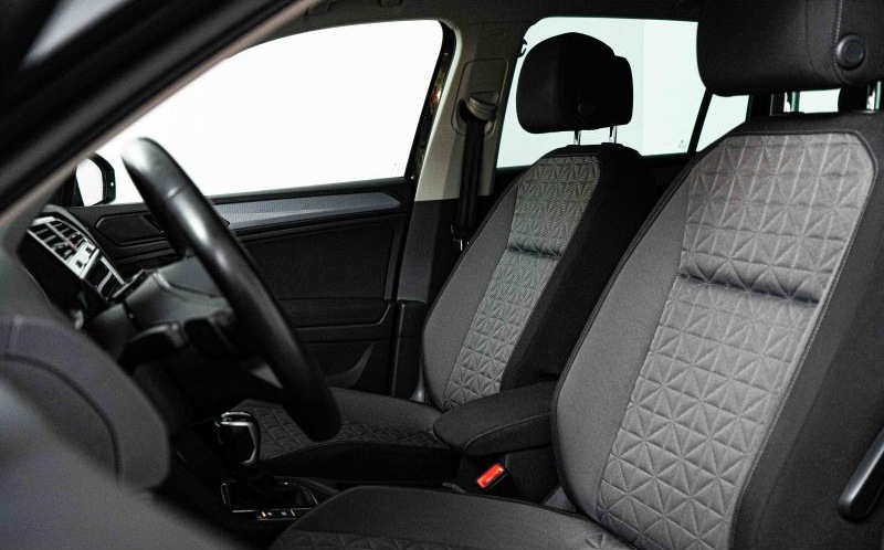 VOLKSWAGEN Tiguan VOLKSWAGEN Tiguan