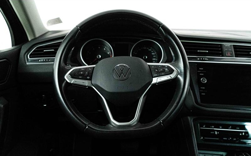 VOLKSWAGEN Tiguan VOLKSWAGEN Tiguan