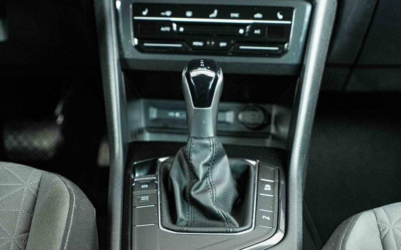 VOLKSWAGEN Tiguan VOLKSWAGEN Tiguan