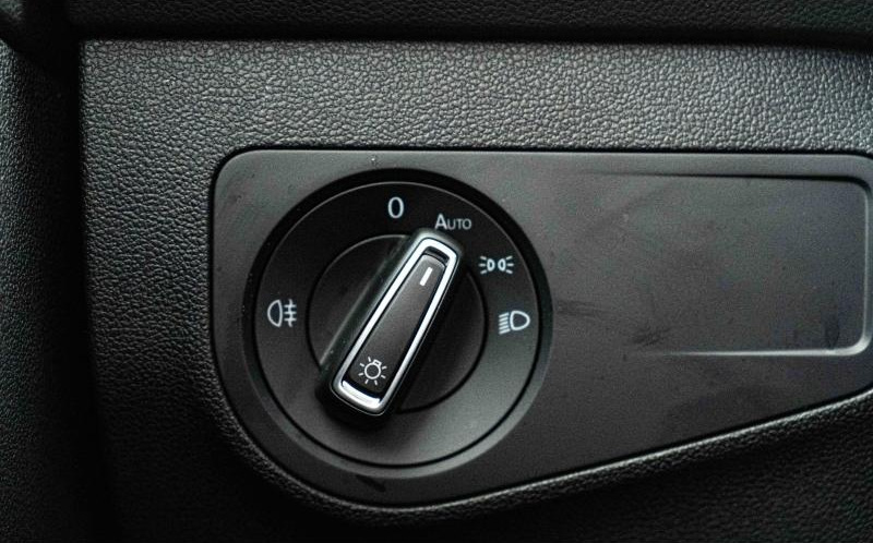 VOLKSWAGEN Tiguan VOLKSWAGEN Tiguan