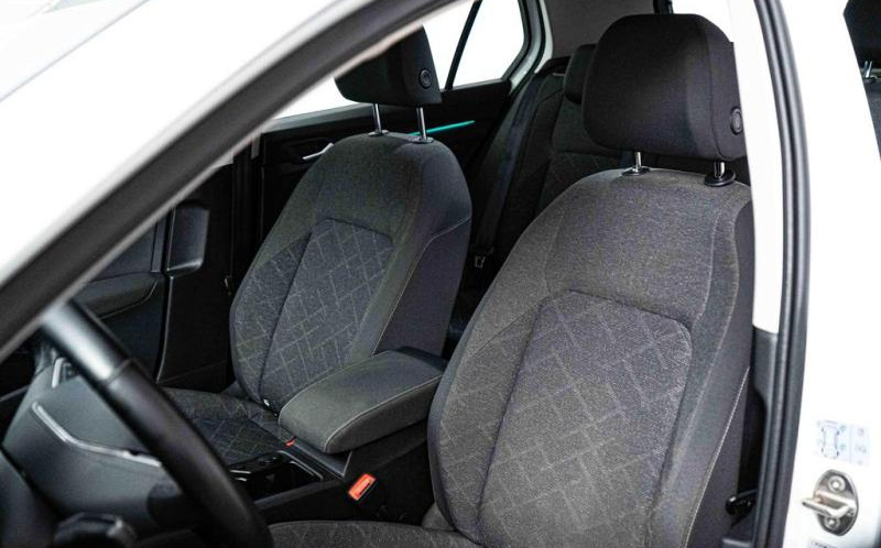 VOLKSWAGEN Golf VOLKSWAGEN Golf