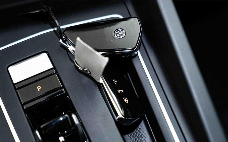 VOLKSWAGEN Golf VOLKSWAGEN Golf