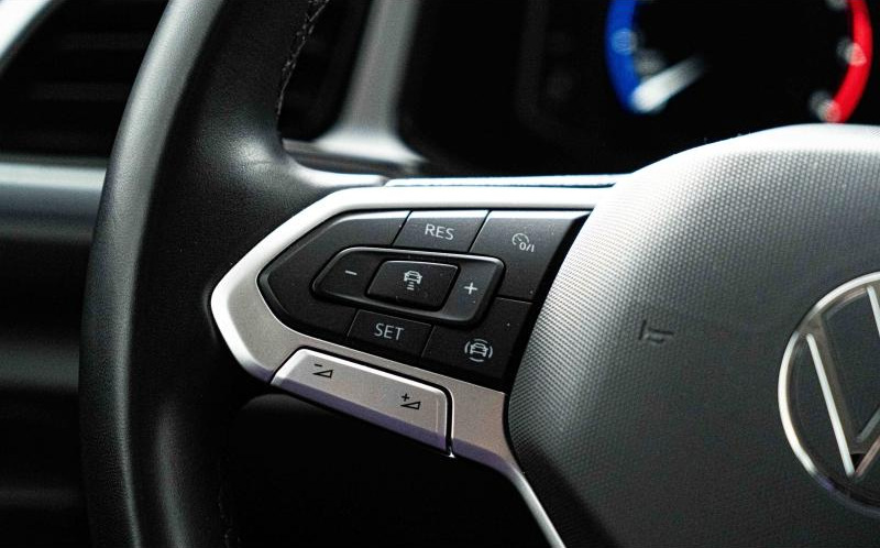 VOLKSWAGEN T-Roc VOLKSWAGEN T-Roc