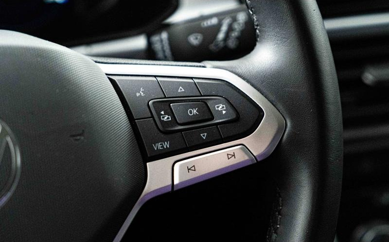 VOLKSWAGEN T-Roc VOLKSWAGEN T-Roc