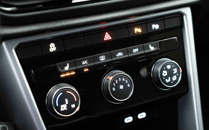 VOLKSWAGEN T-Roc VOLKSWAGEN T-Roc