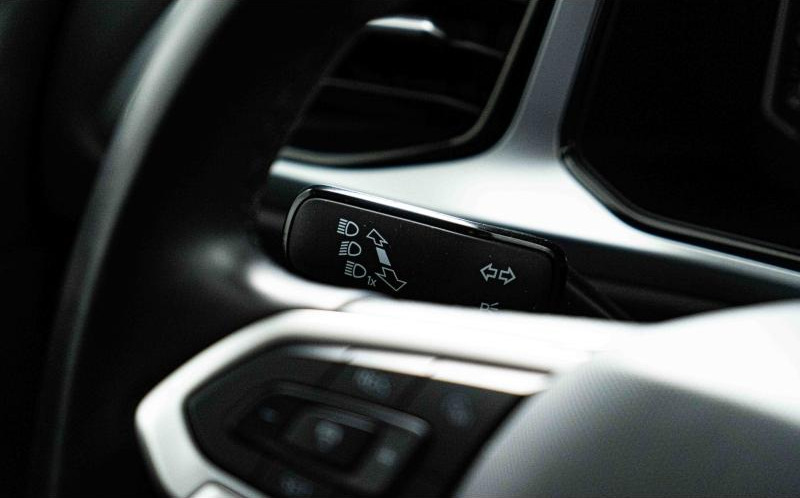 VOLKSWAGEN T-Roc VOLKSWAGEN T-Roc