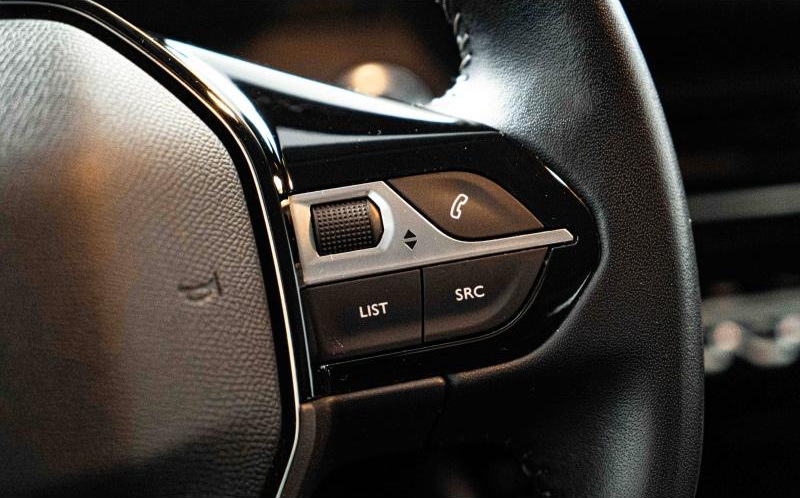 PEUGEOT 208 PEUGEOT 208