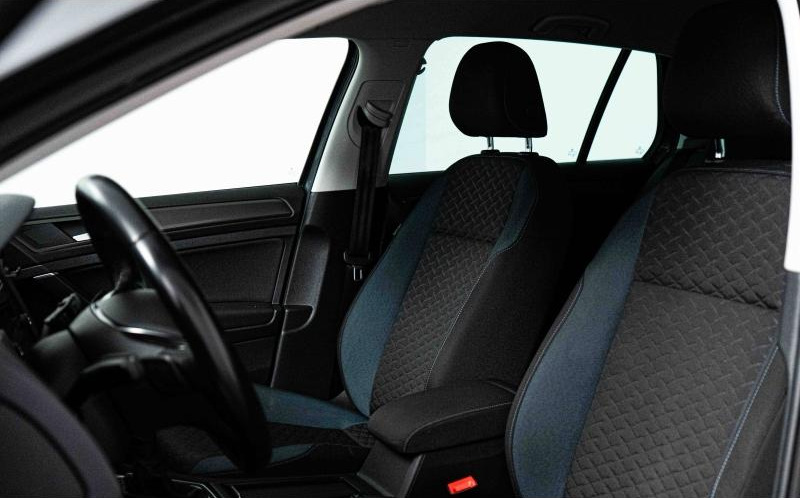 VOLKSWAGEN Golf VOLKSWAGEN Golf