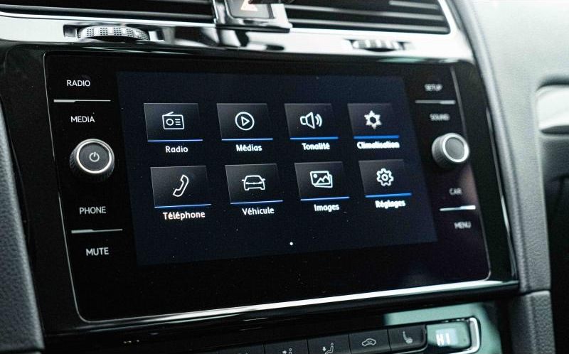 VOLKSWAGEN Golf VOLKSWAGEN Golf