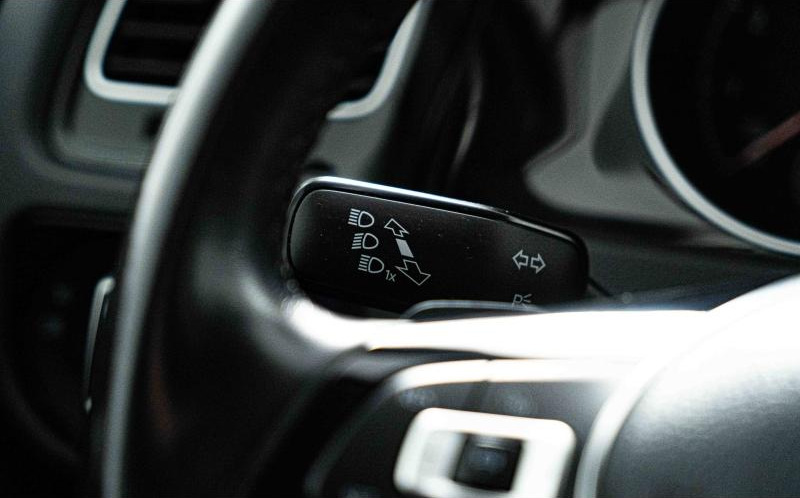 VOLKSWAGEN Golf VOLKSWAGEN Golf