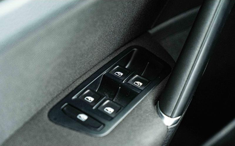 VOLKSWAGEN Golf VOLKSWAGEN Golf