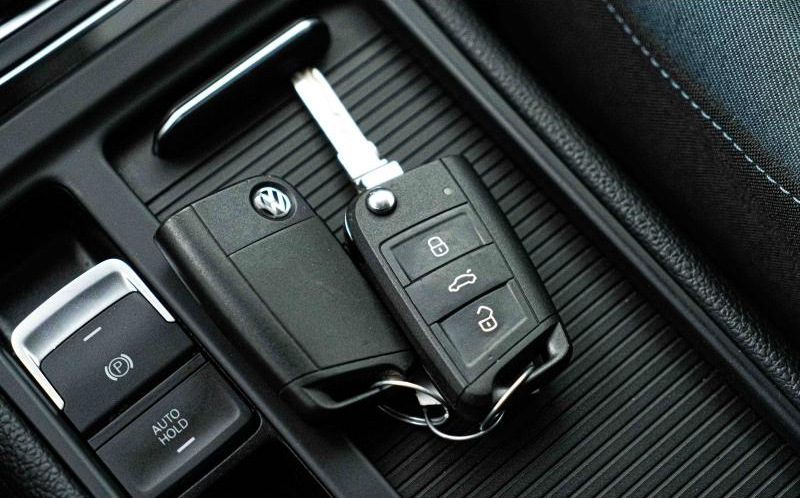 VOLKSWAGEN Golf VOLKSWAGEN Golf