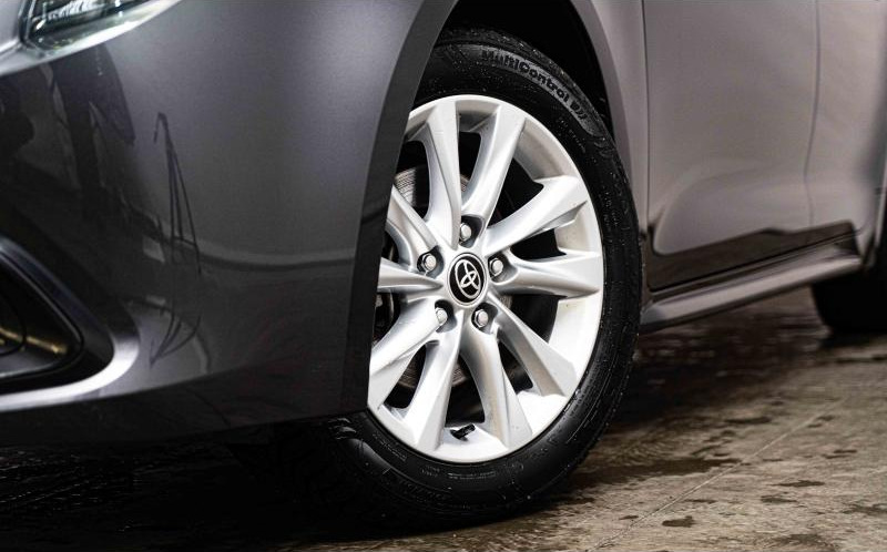 TOYOTA Corolla Touring Spt