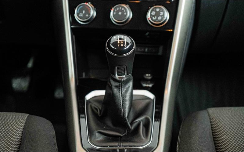 VOLKSWAGEN T-Roc VOLKSWAGEN T-Roc