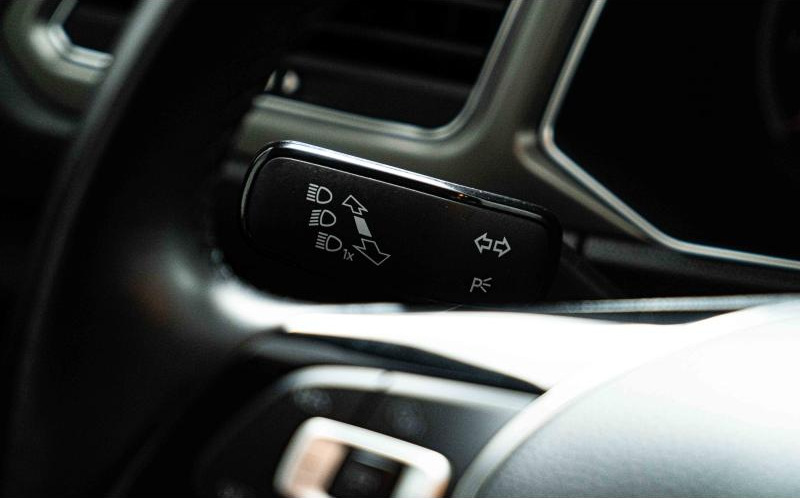 VOLKSWAGEN T-Roc VOLKSWAGEN T-Roc