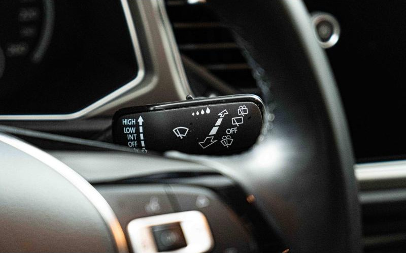 VOLKSWAGEN T-Roc VOLKSWAGEN T-Roc