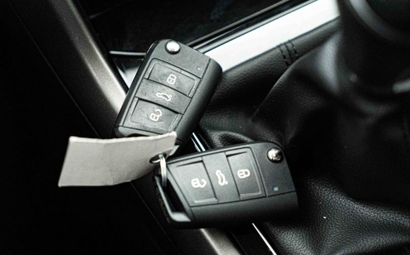 VOLKSWAGEN T-Roc VOLKSWAGEN T-Roc