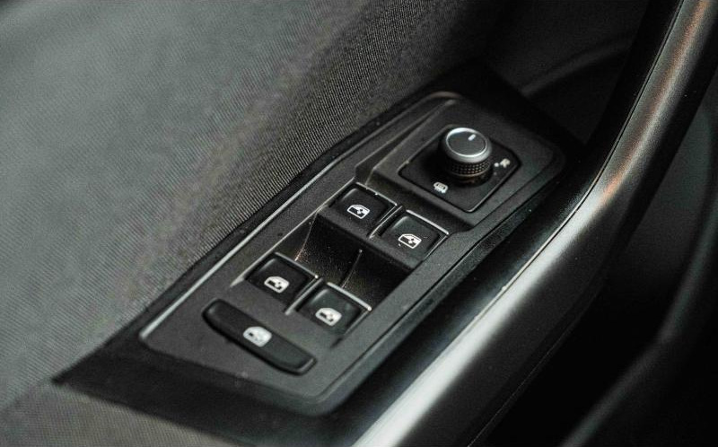 VOLKSWAGEN T-Roc VOLKSWAGEN T-Roc