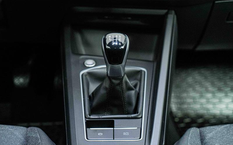 VOLKSWAGEN Golf VOLKSWAGEN Golf