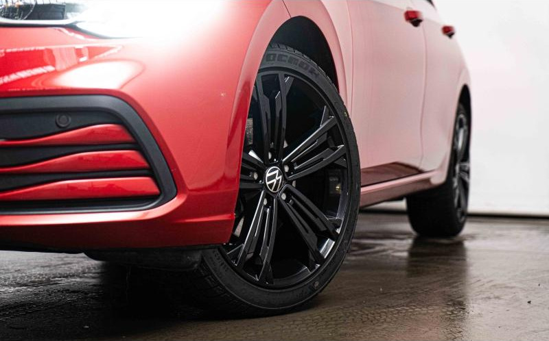 VOLKSWAGEN Golf VOLKSWAGEN Golf