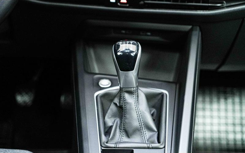 VOLKSWAGEN Golf VOLKSWAGEN Golf