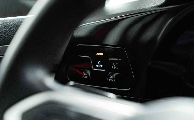 VOLKSWAGEN Golf VOLKSWAGEN Golf