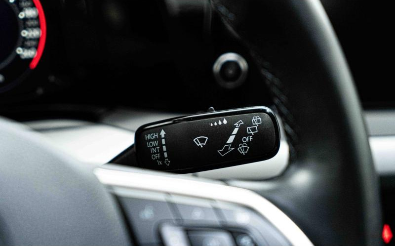 VOLKSWAGEN Golf VOLKSWAGEN Golf