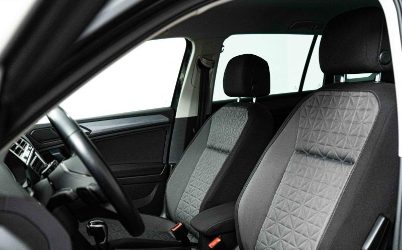 VOLKSWAGEN Tiguan VOLKSWAGEN Tiguan