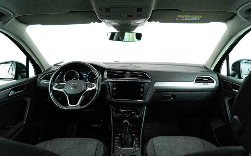 VOLKSWAGEN Tiguan VOLKSWAGEN Tiguan