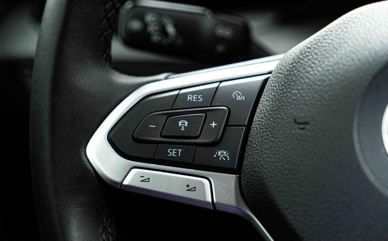 VOLKSWAGEN Golf VOLKSWAGEN Golf