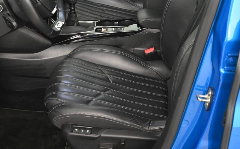 PEUGEOT 208 PEUGEOT 208