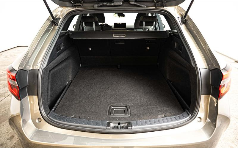 TOYOTA Corolla Touring Spt