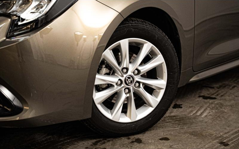 TOYOTA Corolla Touring Spt