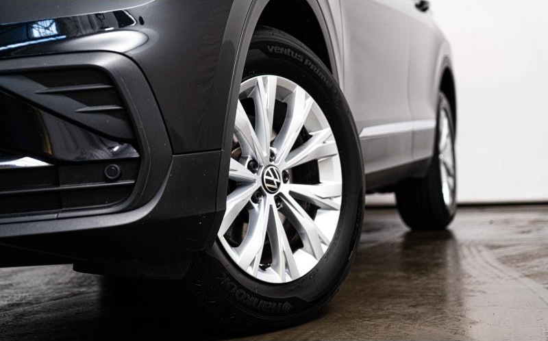VOLKSWAGEN Tiguan VOLKSWAGEN Tiguan