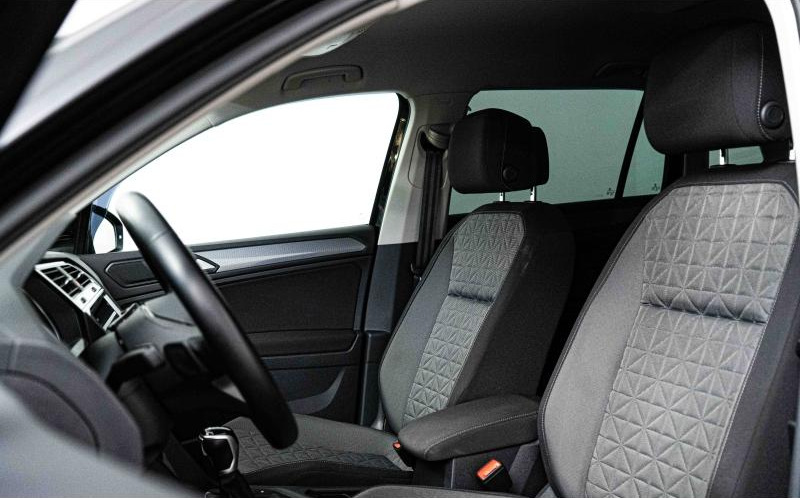 VOLKSWAGEN Tiguan VOLKSWAGEN Tiguan