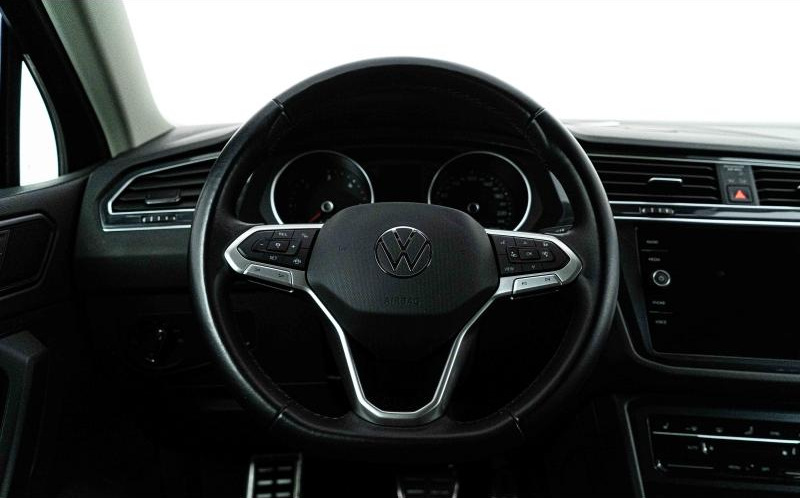 VOLKSWAGEN Tiguan VOLKSWAGEN Tiguan