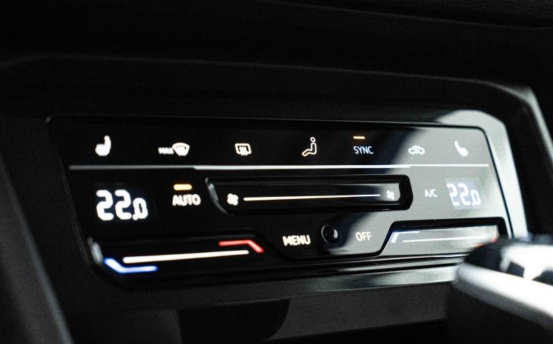 VOLKSWAGEN Tiguan VOLKSWAGEN Tiguan