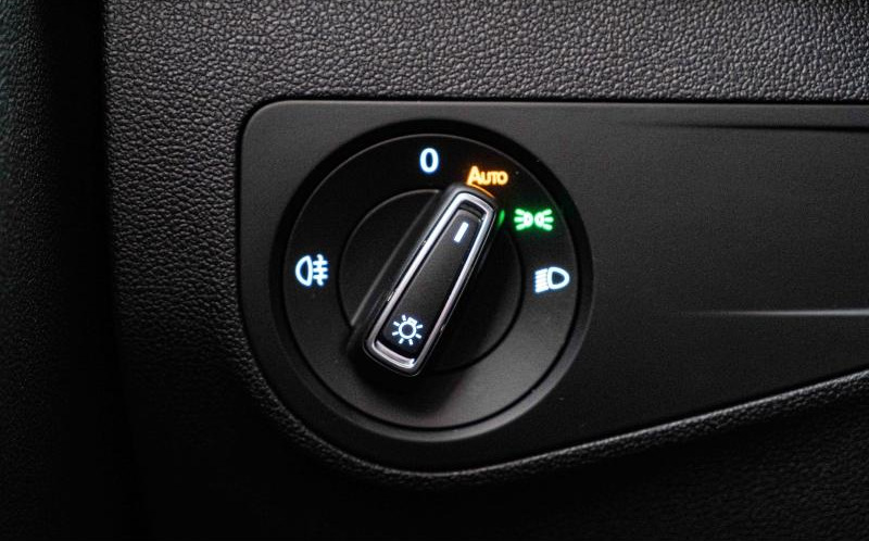 VOLKSWAGEN Tiguan VOLKSWAGEN Tiguan