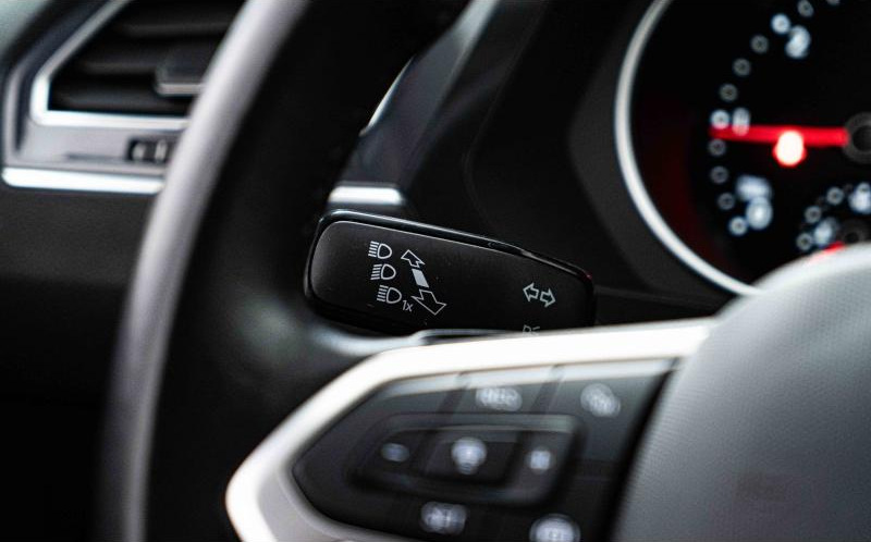 VOLKSWAGEN Tiguan VOLKSWAGEN Tiguan