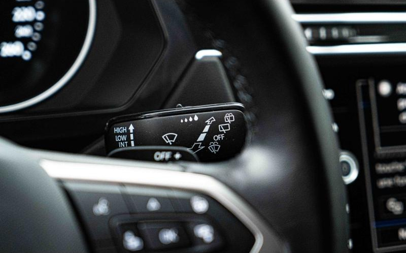 VOLKSWAGEN Tiguan VOLKSWAGEN Tiguan