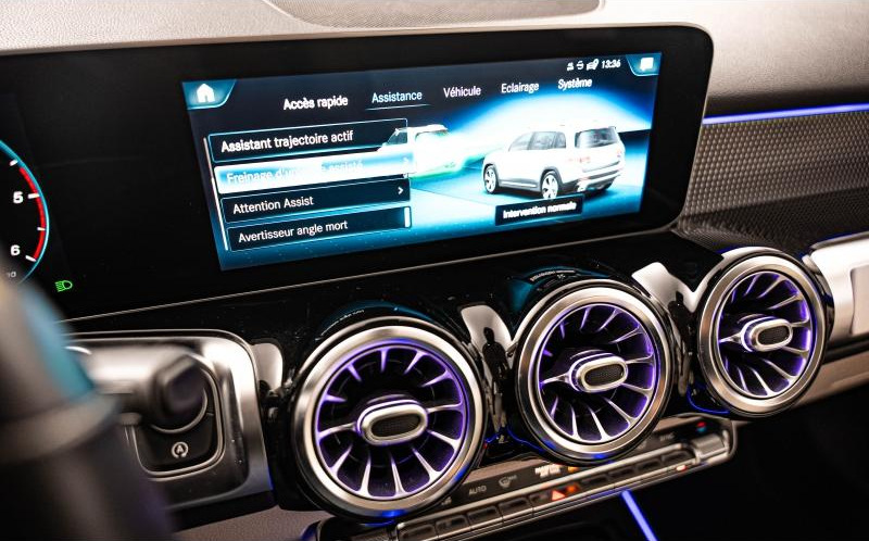 MERCEDES-BENZ GLB MERCEDES-BENZ GLB