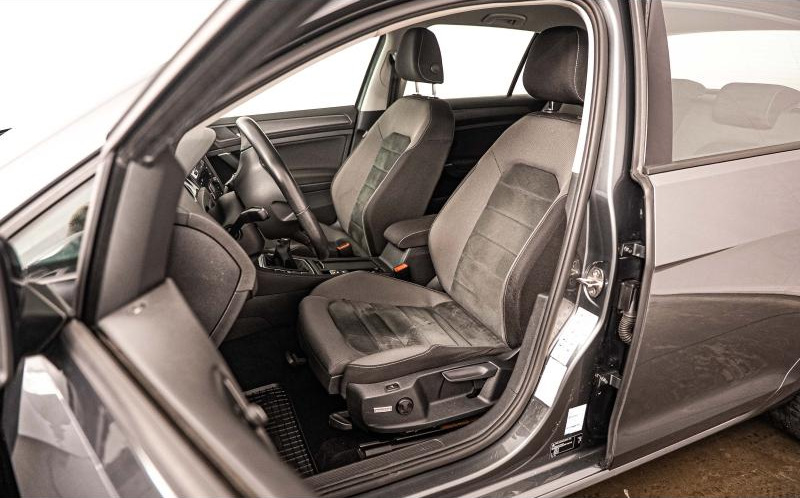 VOLKSWAGEN Golf VOLKSWAGEN Golf