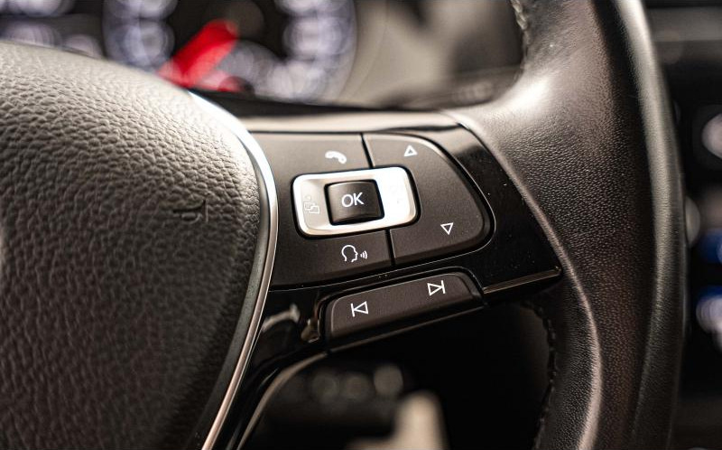 VOLKSWAGEN Golf VOLKSWAGEN Golf