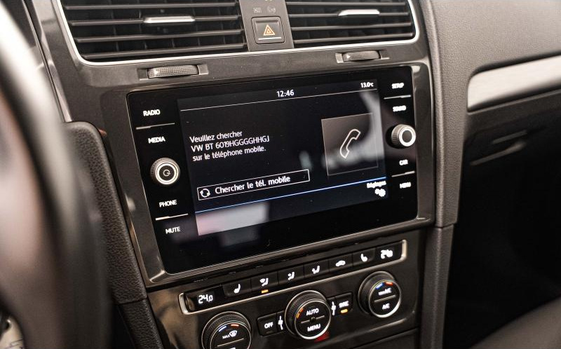 VOLKSWAGEN Golf VOLKSWAGEN Golf