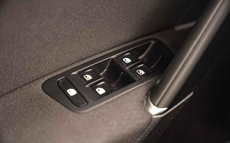 VOLKSWAGEN Golf VOLKSWAGEN Golf