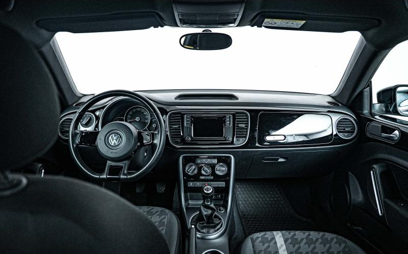 VOLKSWAGEN Coccinelle