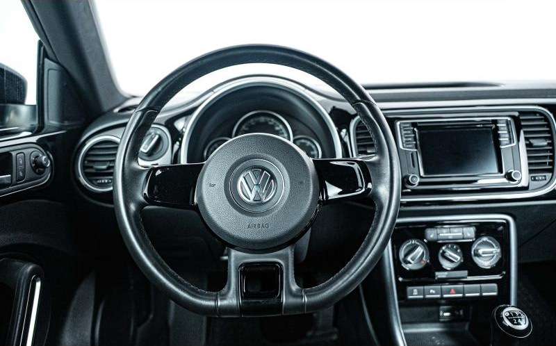 VOLKSWAGEN Coccinelle