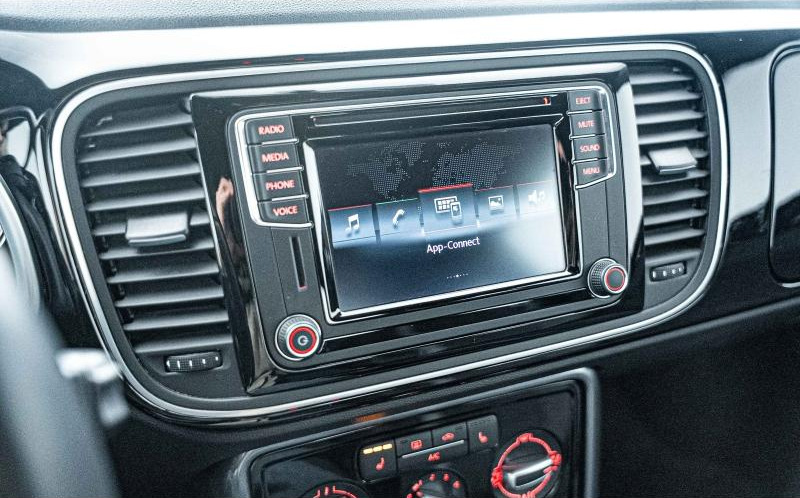 VOLKSWAGEN Coccinelle